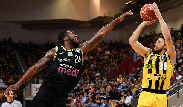 策略上更加 策略上更加