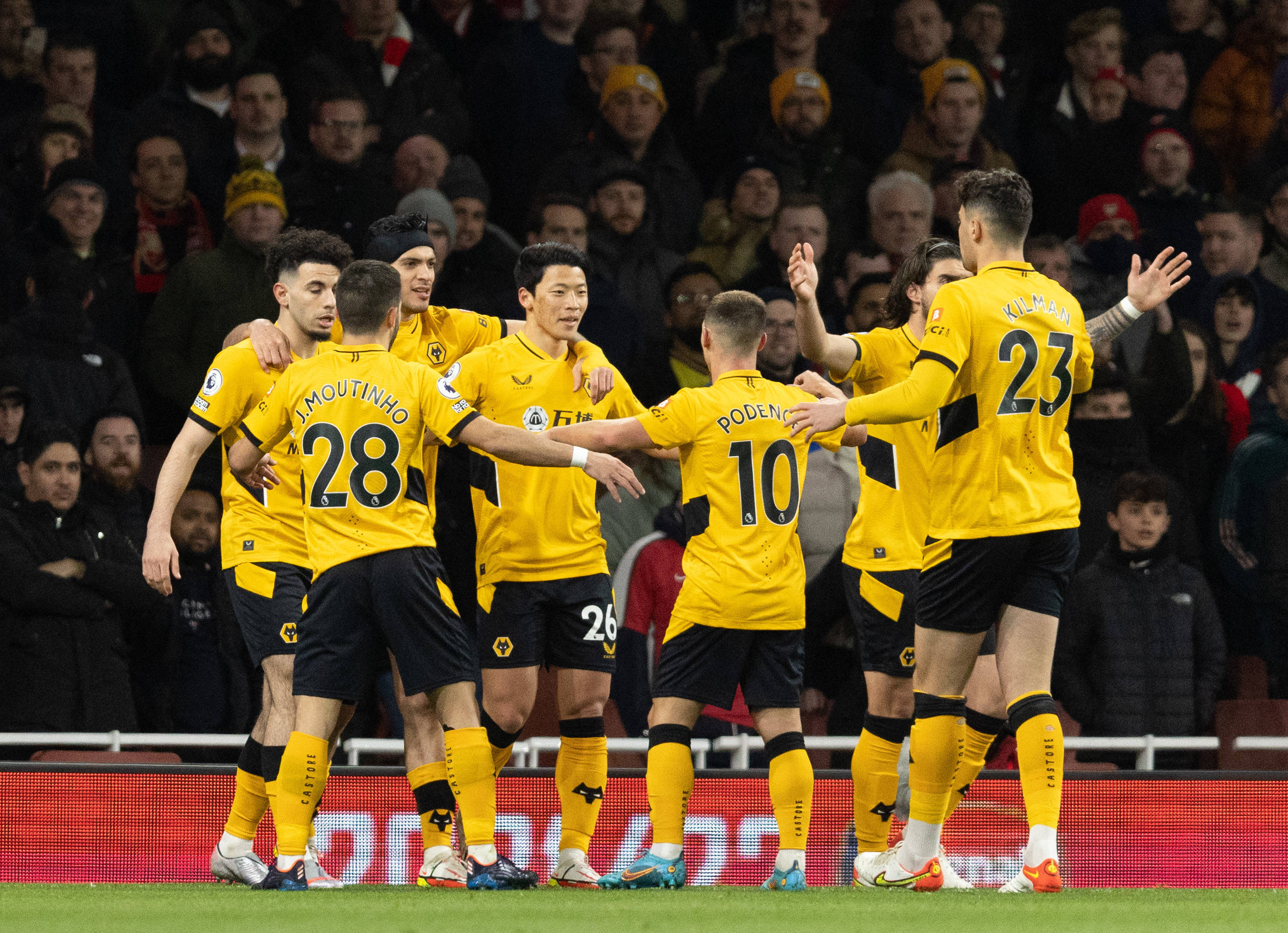 防线中脱颖 防线中脱颖